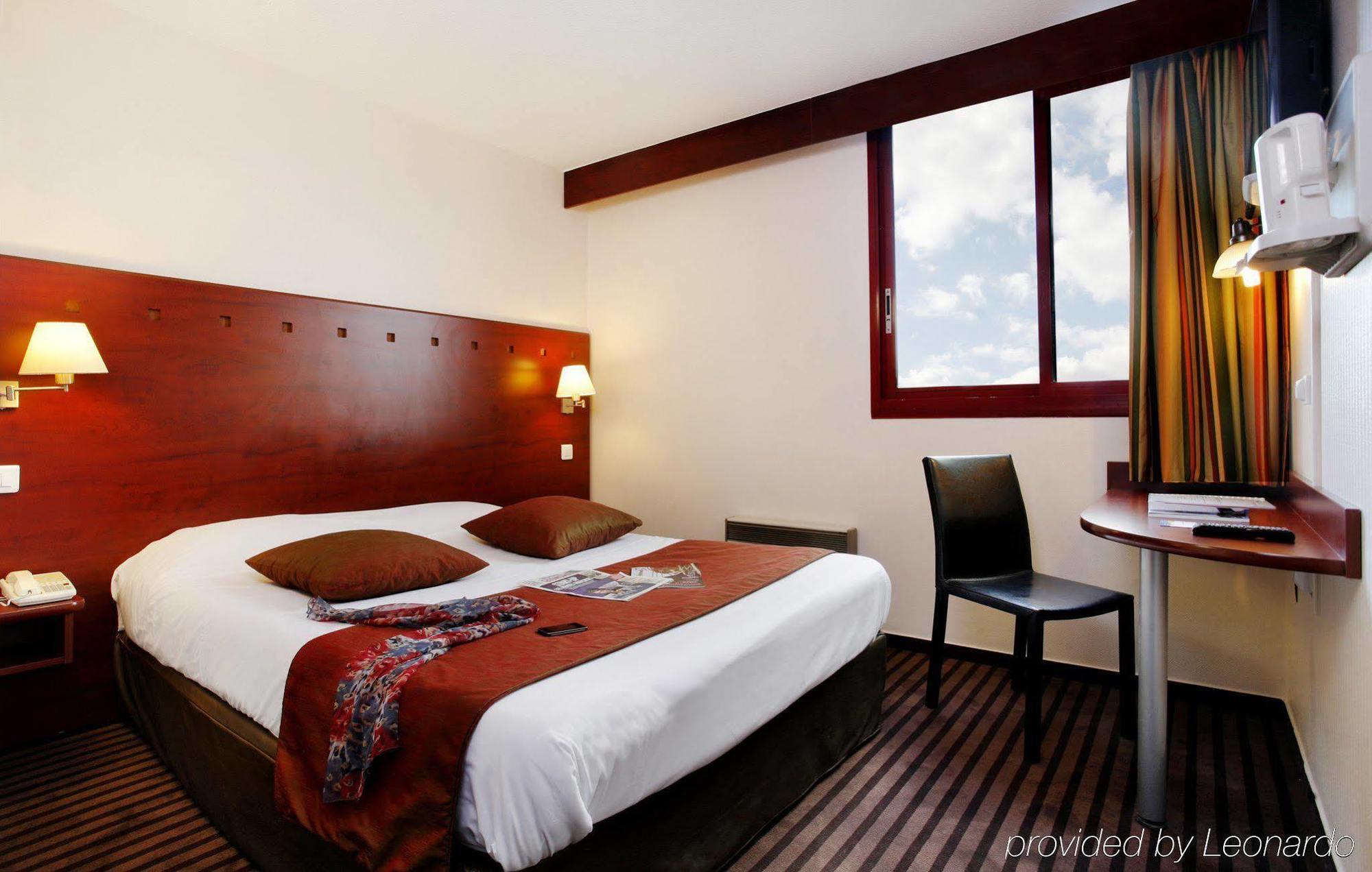 Hotel Gallieni Женвилье Экстерьер фото